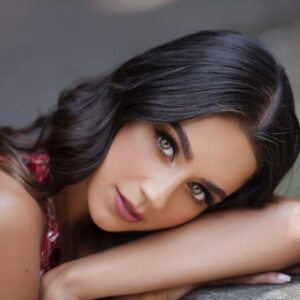 SOFIA TOACHE